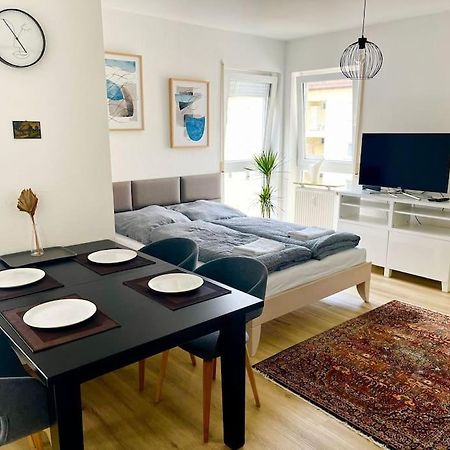 Sonniges Apartment In Ruhiger Und Zentraler Lage Pforzheim Eksteriør billede