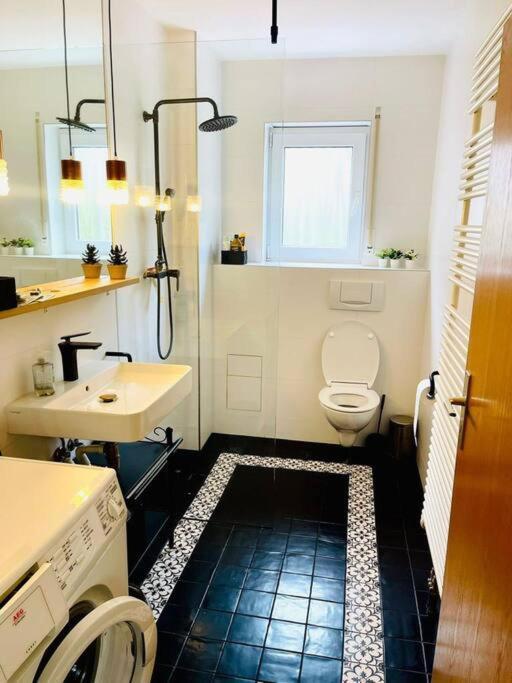 Sonniges Apartment In Ruhiger Und Zentraler Lage Pforzheim Eksteriør billede